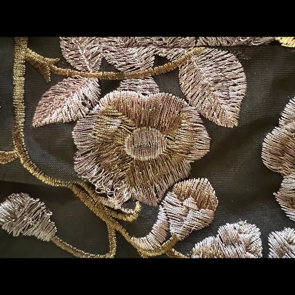 COPY - Lulu’s lace floral dress 🖤 - Picture 10 of 15